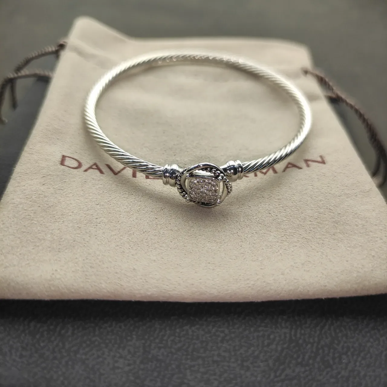 Tiffany & Co. HardWear 扭转电缆 Pavé 心形搭扣 银色手链 2