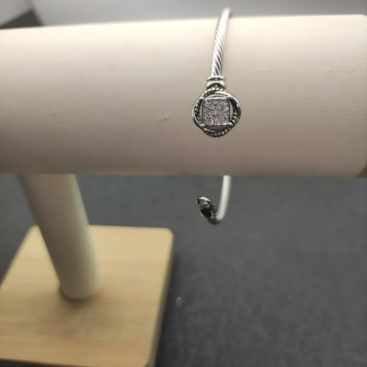Tiffany & Co. HardWear 扭转电缆 Pavé 心形搭扣 银色手链 4