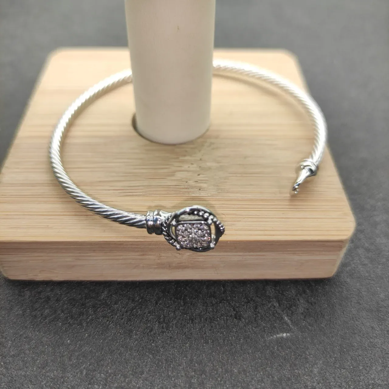 Tiffany & Co. HardWear 扭转电缆 Pavé 心形搭扣 银色手链 5