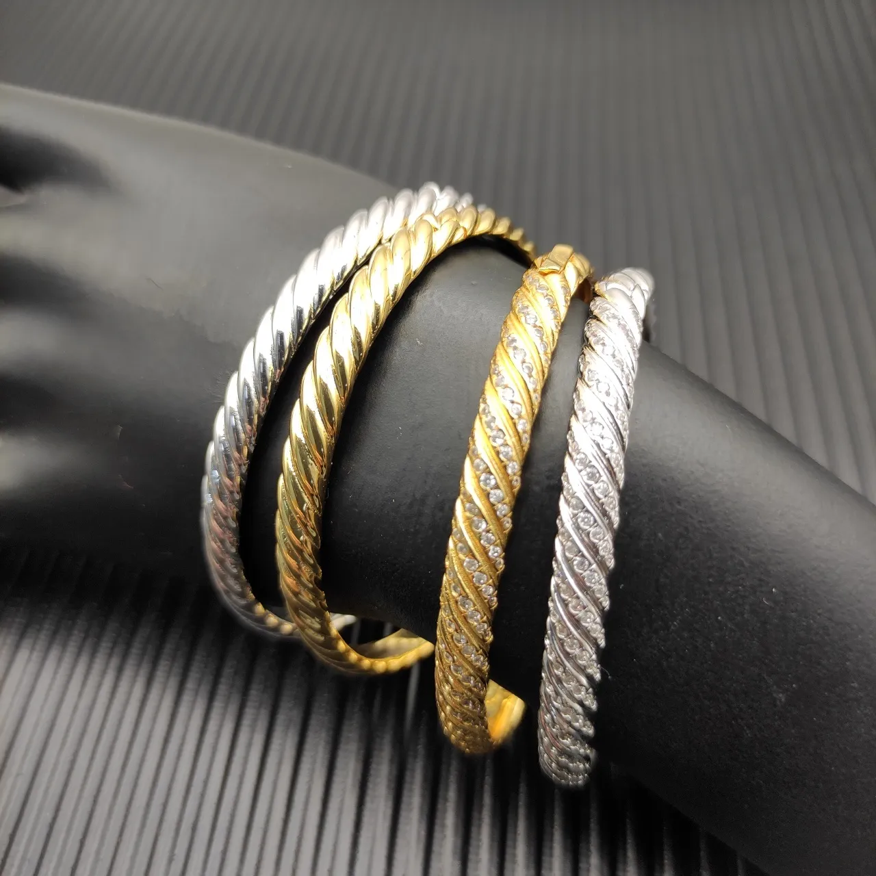 Tiffany & Co. HardWear मरोड़ी रस्सी पवेस ब्रेसलेट 2