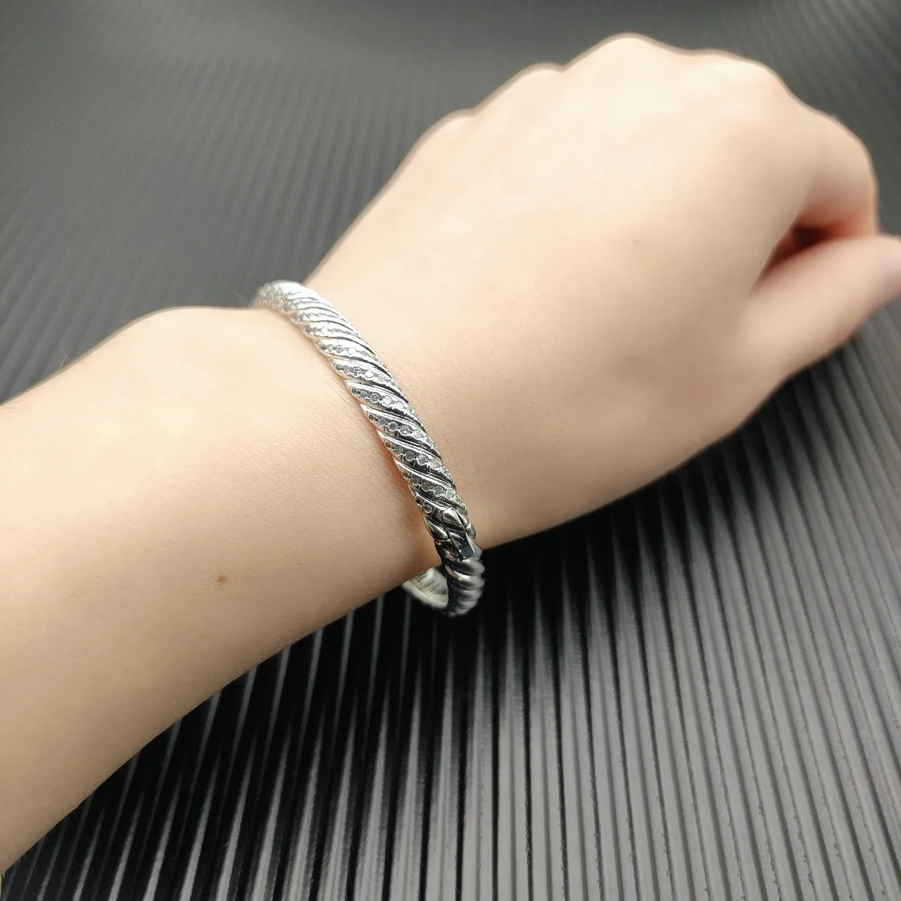 Tiffany & Co. HardWear मरोड़ी रस्सी पवेस ब्रेसलेट 3