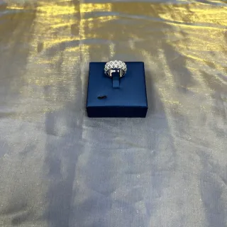 टिफनी एंड कंपनी पावे सेट वाइड बैंड अंगूठी