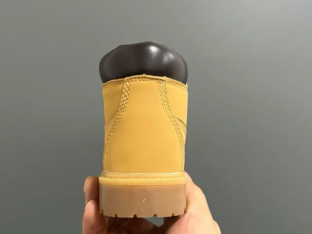 Timberland Premium 6-Inch Kids Work Boots 18