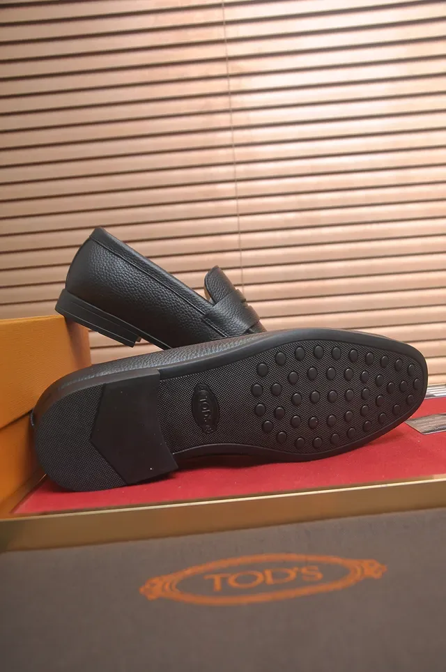 Tod's Black Brown Pebbled Leather Penny Strap Loafer 3
