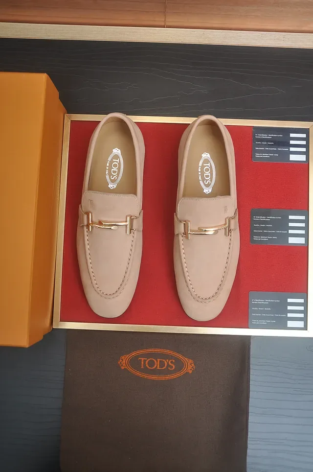 Tod's T-Bar Loafer Beige Marron Daim Empeigne Boucle Métallique 5