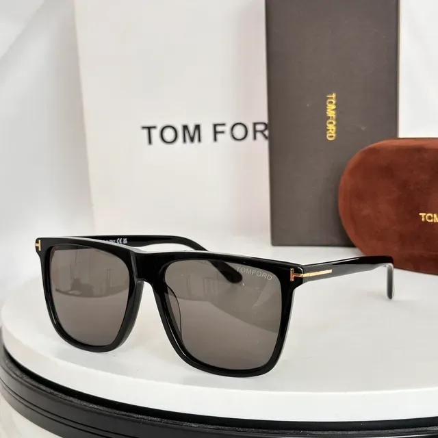 Tom Ford Black Gold Rectangular Acetate Frame T-Bar Temple Accents Sunglasses 7