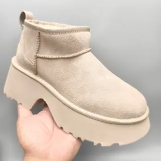 UGG 米色麂皮鞋面平台底雪靴