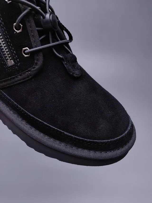 UGG Classic Mini Zip काला सूड एंक्ल बूट 8