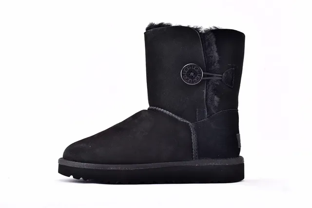 UGG क्लासिक शॉर्ट काली शियरलिंग-लाइन्ड एंगल बूट्स 8
