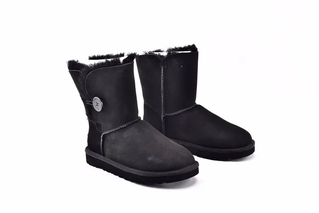 UGG क्लासिक शॉर्ट काली शियरलिंग-लाइन्ड एंगल बूट्स 9