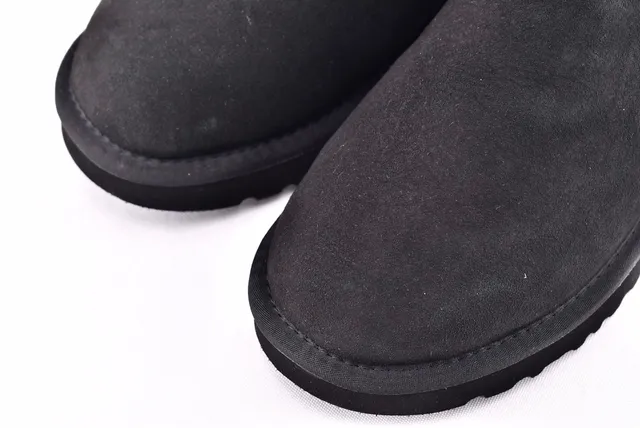UGG क्लासिक शॉर्ट काली शियरलिंग-लाइन्ड एंगल बूट्स 10