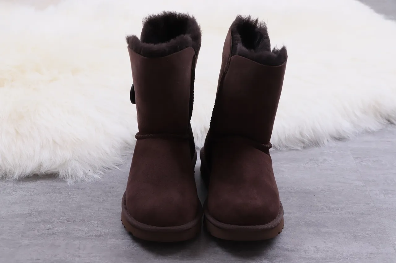 UGG Classic Short Brown Suede Shearling-Lined Snow Boots 9