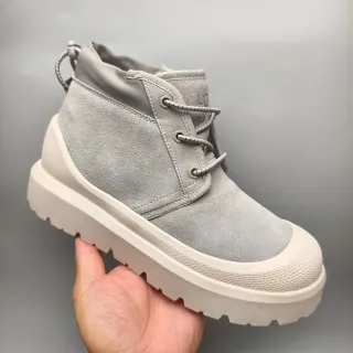UGG ग्रे स्यूड प्लेटफॉर्म एंक्ल बूट