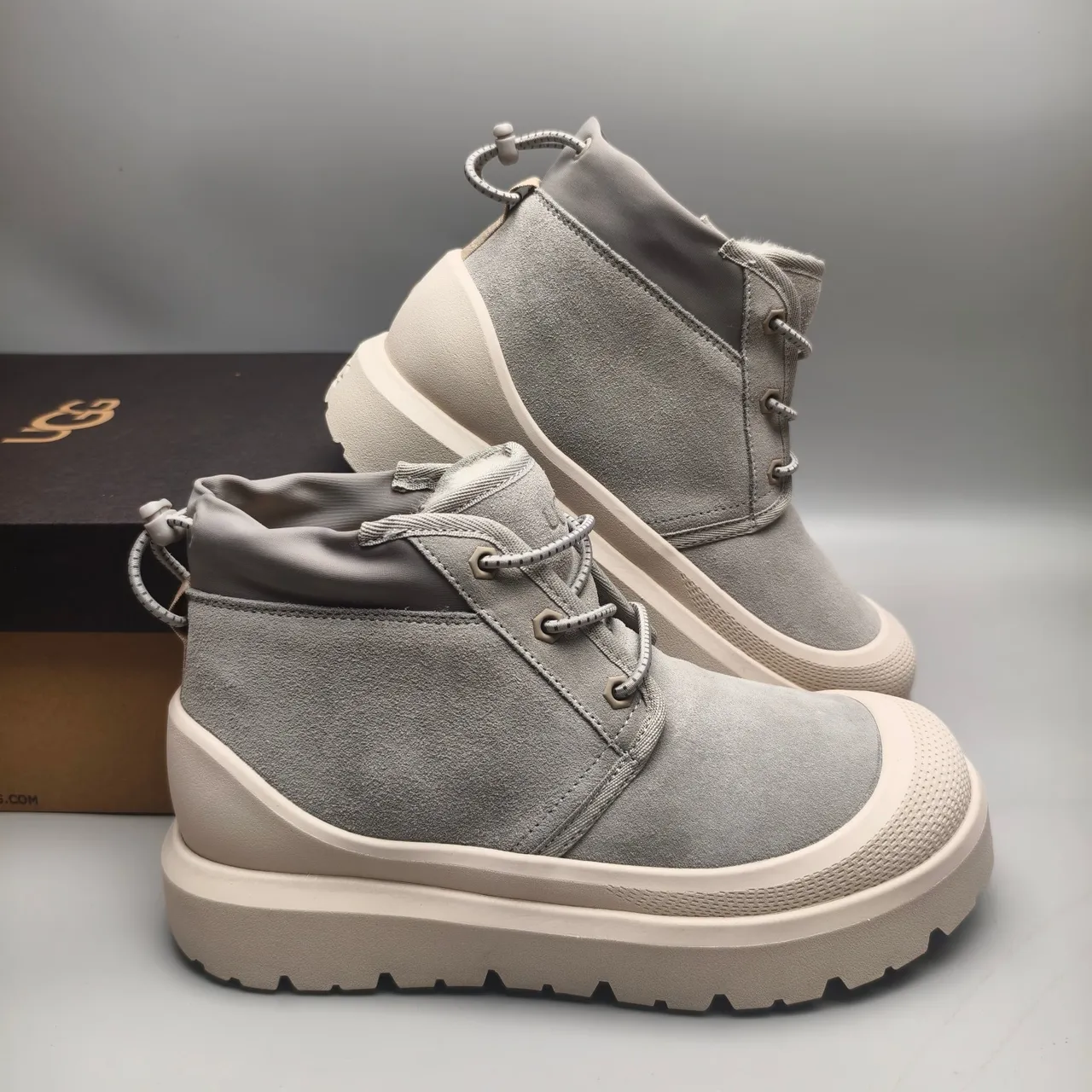UGG ग्रे स्यूड प्लेटफॉर्म एंक्ल बूट 6
