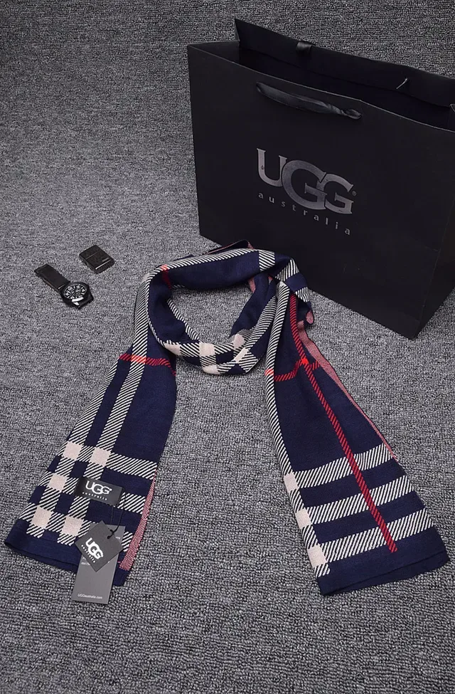 UGG नेवी बीज प्लेड पैटर्न कीनिटेड स्कार्फ 2
