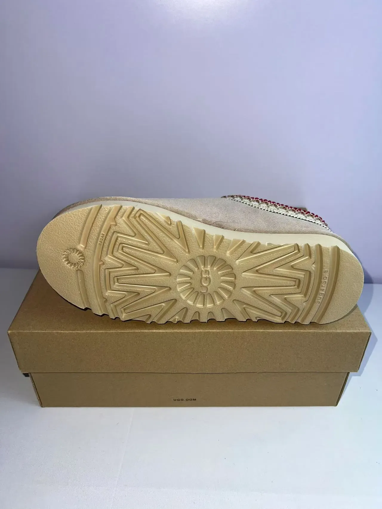 UGG Tasman Sapatos Casuais Beige Red Camurça Superior Forrados com Shearling 5