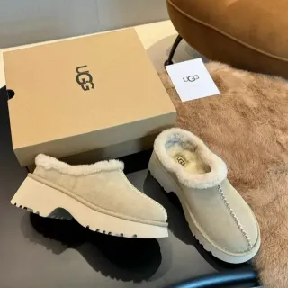 UGG Tasman Beige White Shearling-Lined Suede Upper Casual Shoes