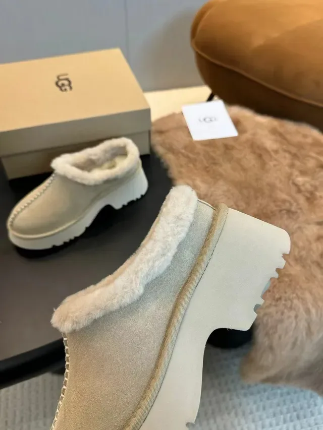 UGG Tasman বেজ সাদা শিয়ারলিং লাইন্ড সুয়েড আপার কাজুয়াল জুতা 5