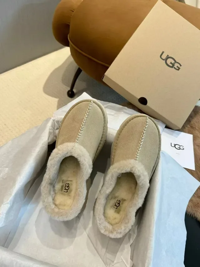 UGG Tasman বেজ সাদা শিয়ারলিং লাইন্ড সুয়েড আপার কাজুয়াল জুতা 9