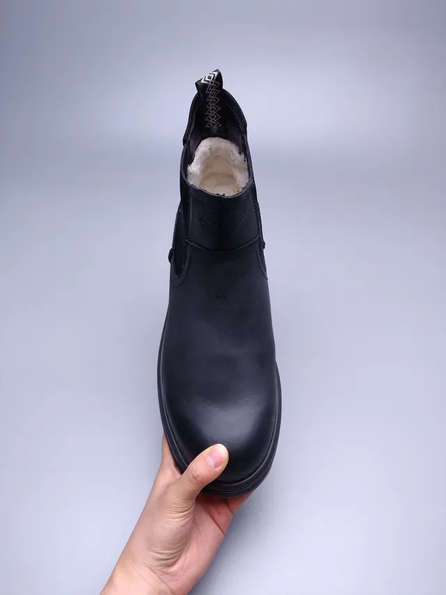 UGG Tasman কালো চামড়ার চেলসি বুটস 9