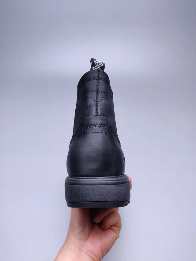 UGG Tasman কালো চামড়ার চেলসি বুটস 10