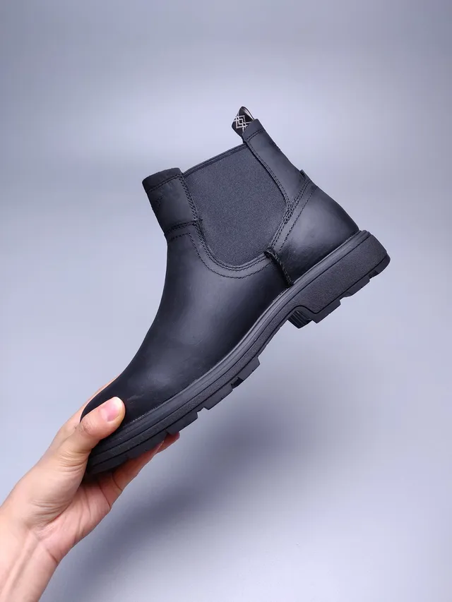 UGG Tasman কালো চামড়ার চেলসি বুটস 12