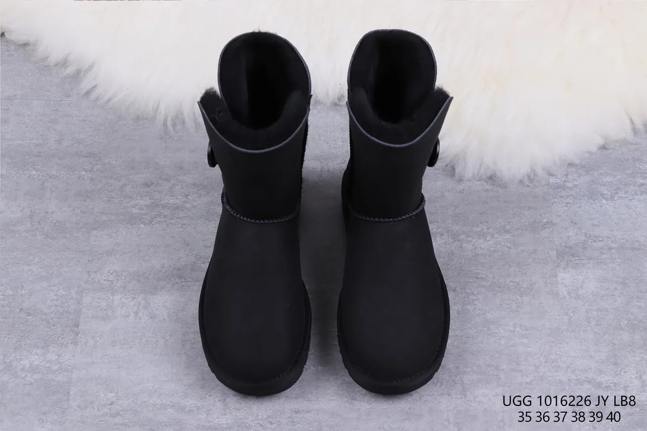 UGG Tasman Bottes de Neige Noires avec Doublure Shearling 9