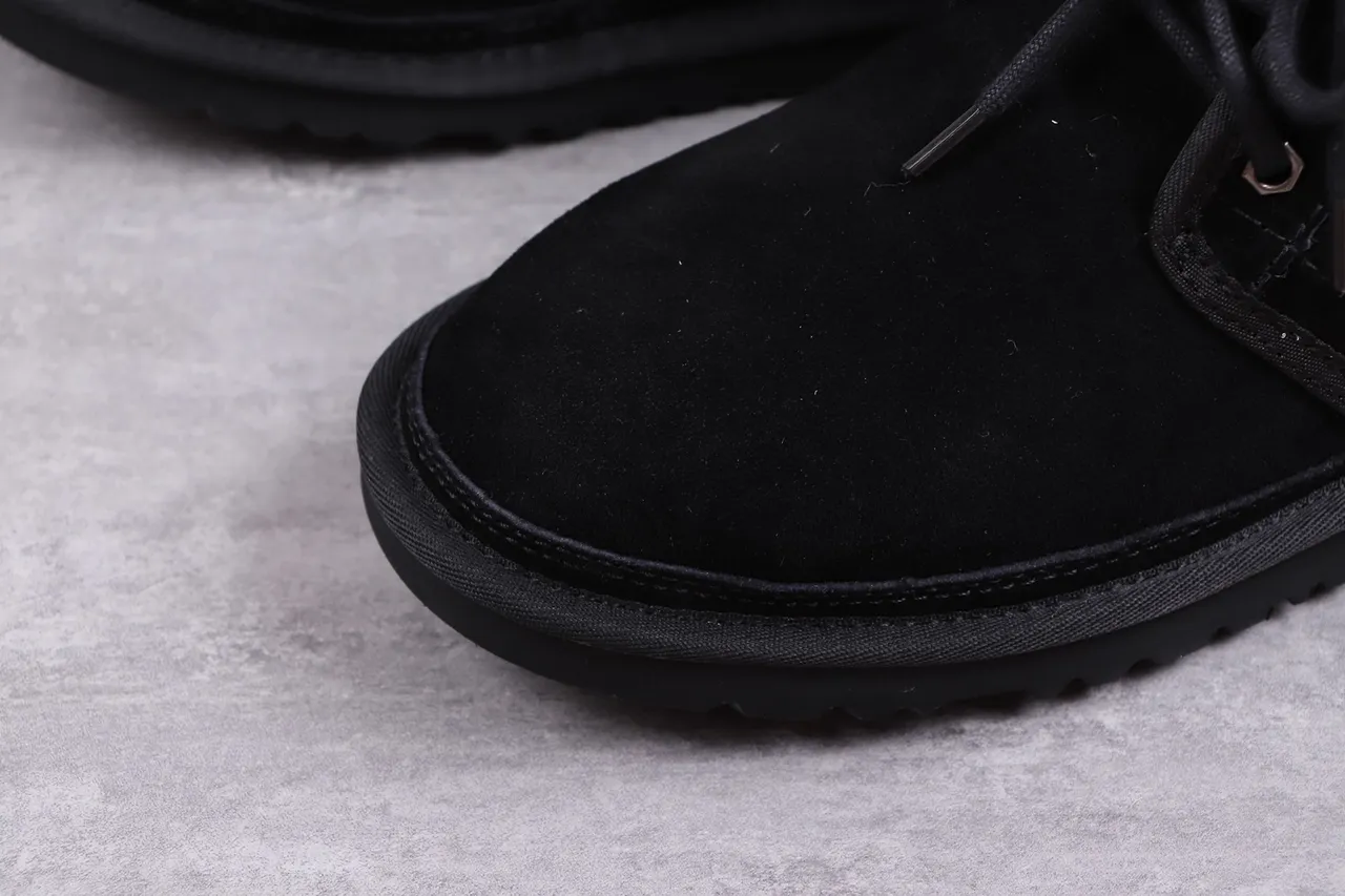 UGG Tasman 黑色麂皮系带踝靴 4