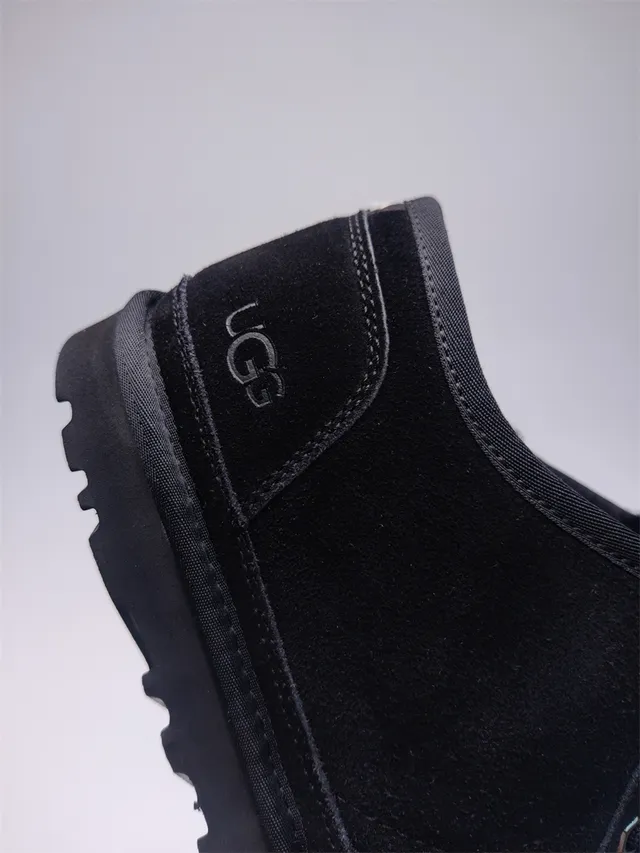 UGG Tasman 黑色麂皮系带雪靴 4