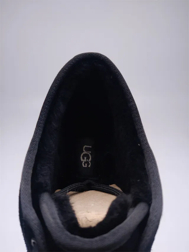 UGG Tasman 黑色麂皮系带雪靴 9
