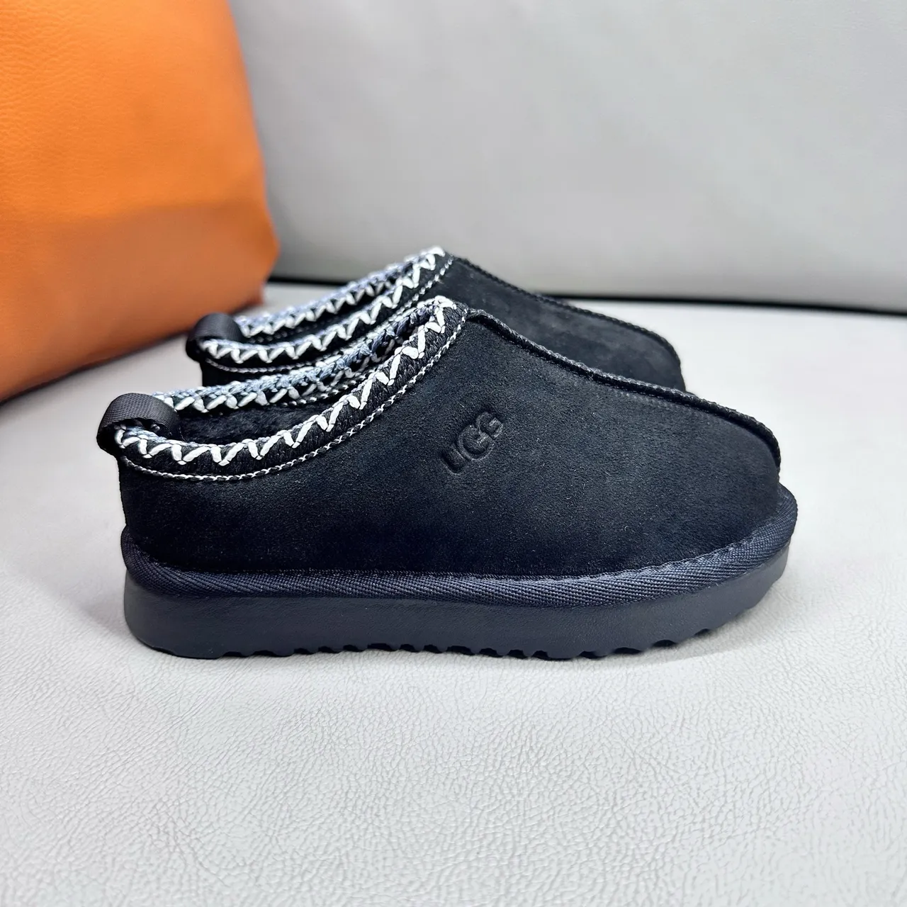 UGG Tasman Marrom Vermelho Suede Superior Forro de Shearling Interior Sapatos Casuais 20