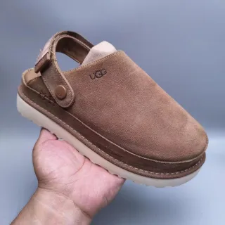 UGG Tasman 棕色麂皮带拖鞋