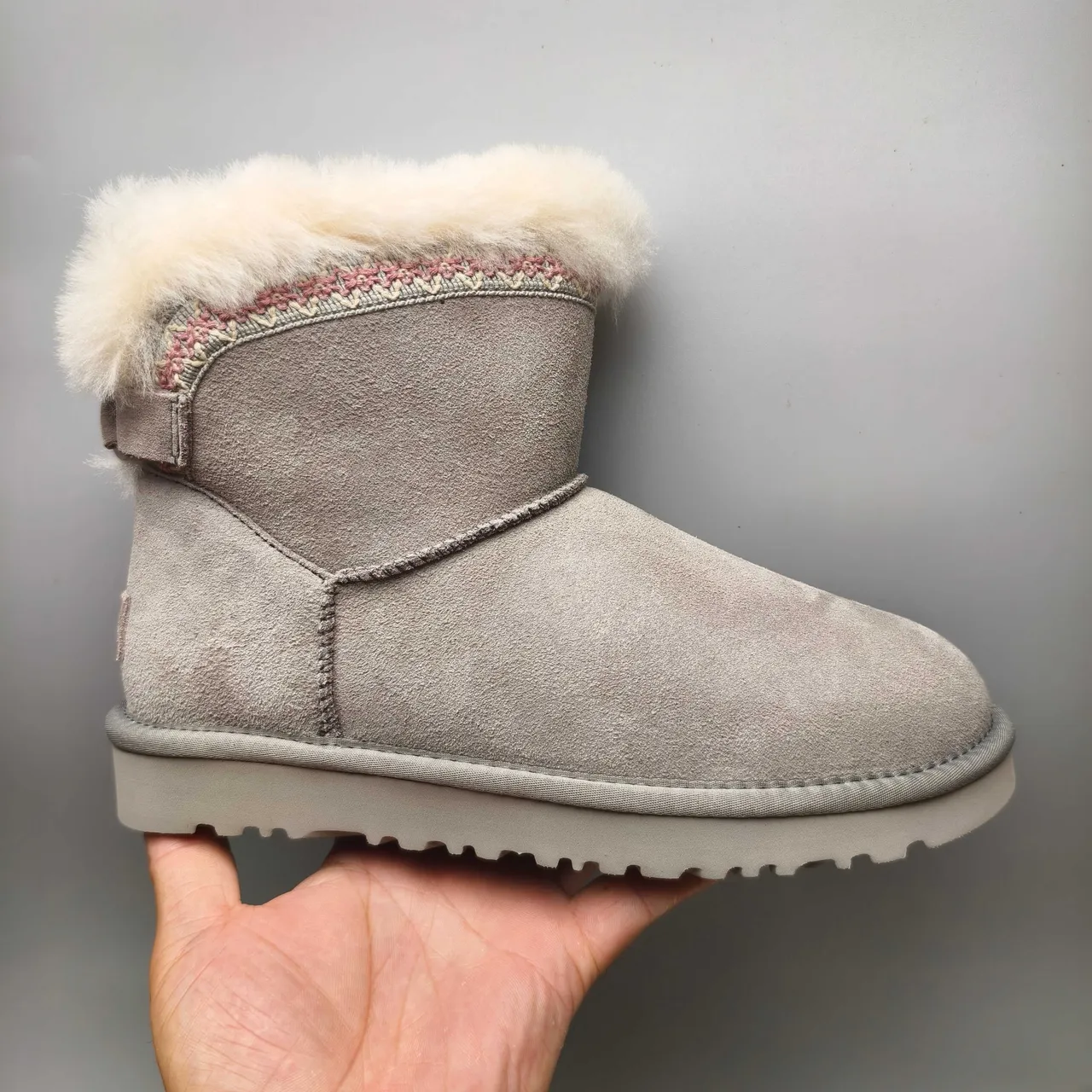 UGG Tasman 浅灰麂皮羊毛护腿雪靴 2
