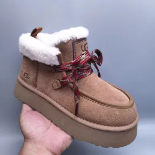 UGG Tasman 棕色麂皮羊毛内里平台雪靴