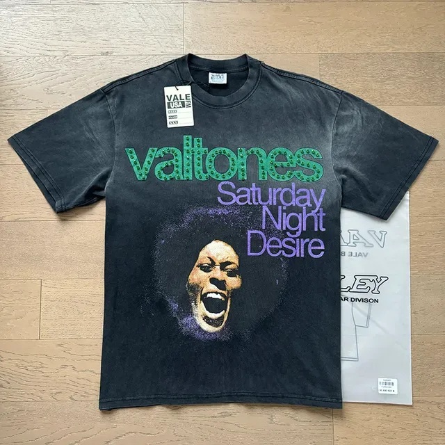 Camiseta preta Vale Forever Saturday Night Desire com estampa gráfica 3