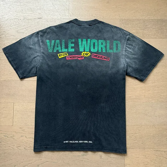 Camiseta preta Vale Forever Saturday Night Desire com estampa gráfica 4