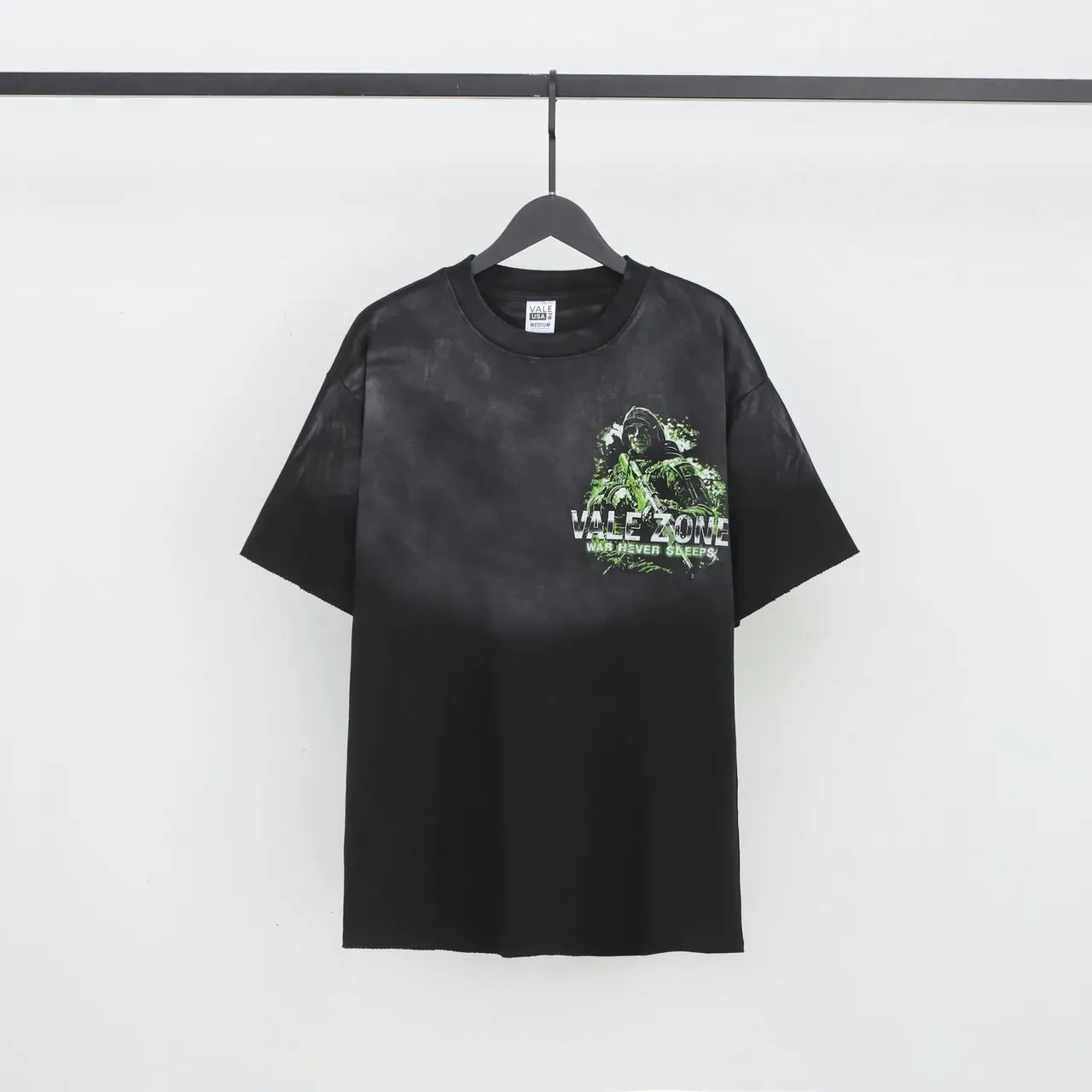 T-shirt graphique noir dégradé Vale Forever Vale Zone War Never Sleeps 3