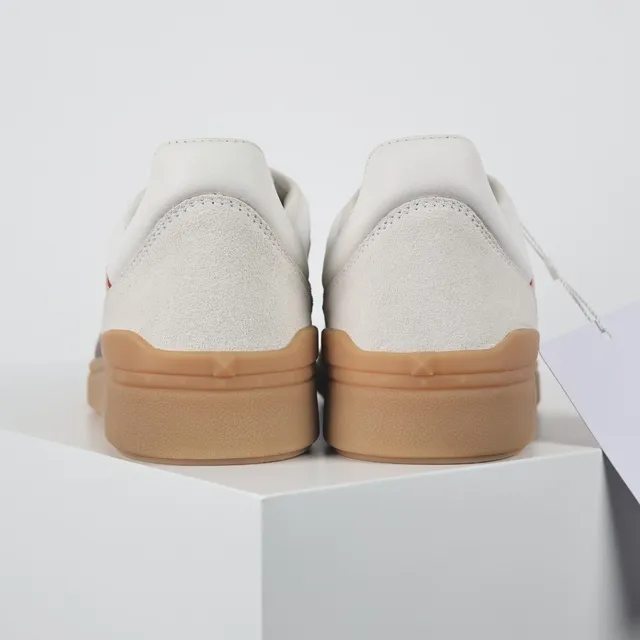 Valentino Garavani Off-White عنابي خطوط حذاء أسلوب حياة 8