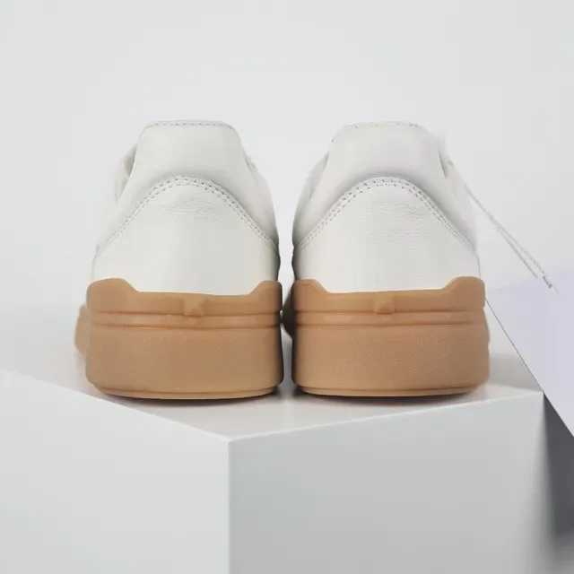 Valentino Garavani Zapatillas Lifestyle Blancas y Rosa de Cuero 8