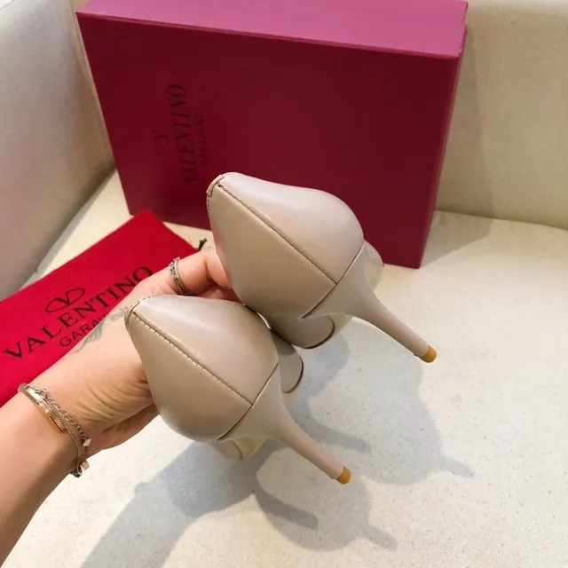 Valentino Rockstud Beige Red Pointed Toe Stiletto Heel Pump 8