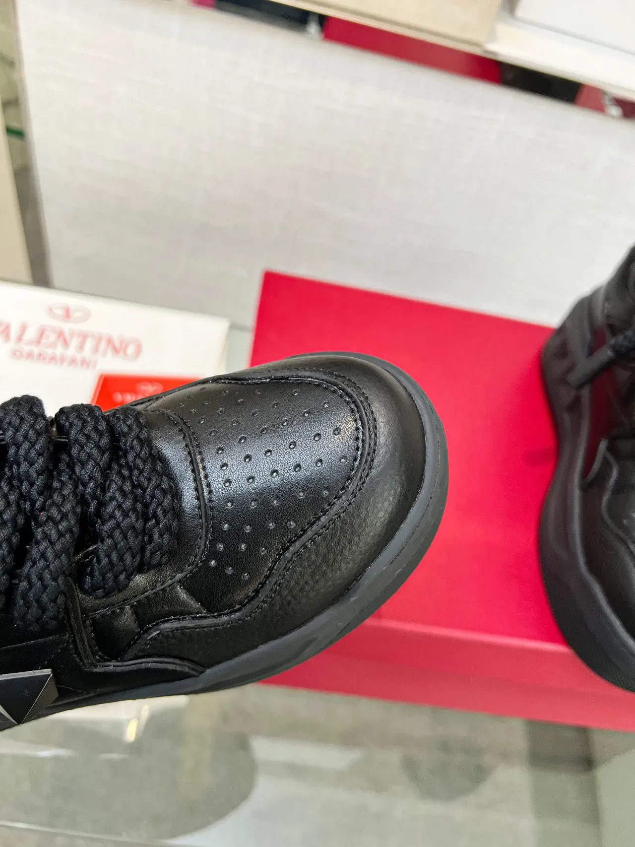 Valentino Rockstud काले चमड़े की प्लेटफॉर्म लाइफस्टाइल स्नीकर्स 5