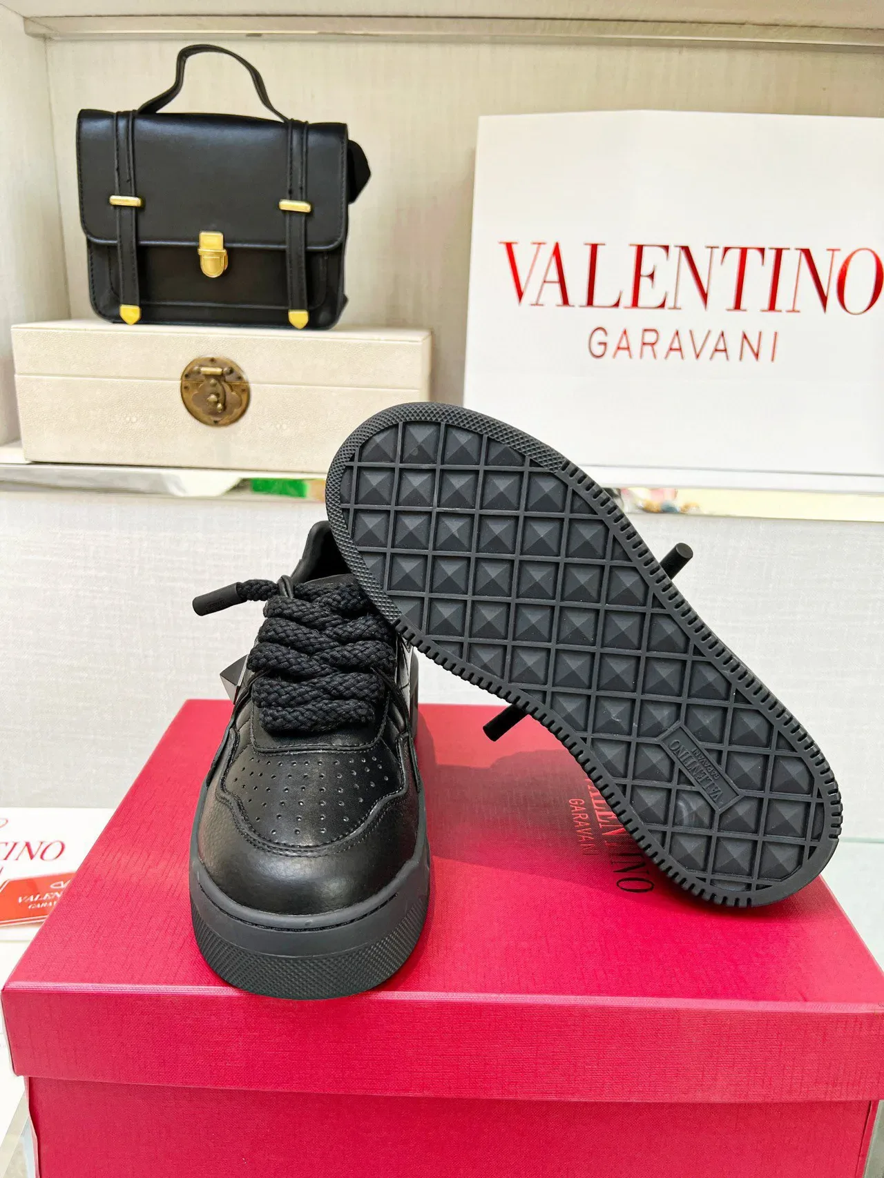 Valentino Rockstud काले चमड़े की प्लेटफॉर्म लाइफस्टाइल स्नीकर्स 6