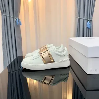 Valentino Rockstud स्टड्ड स्ट्रैप सफेद चमड़े की लाइफस्टाइल स्नीकर