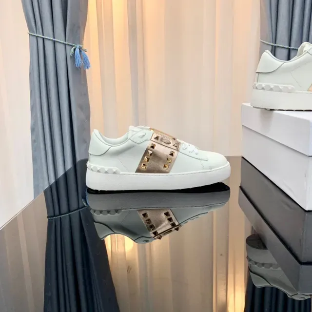 Valentino Rockstud स्टड्ड स्ट्रैप सफेद चमड़े की लाइफस्टाइल स्नीकर 5
