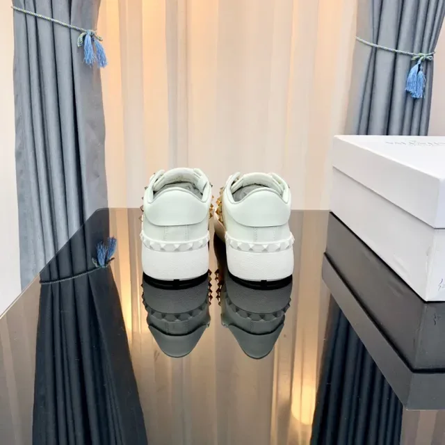 Valentino Rockstud स्टड्ड स्ट्रैप सफेद चमड़े की लाइफस्टाइल स्नीकर 6