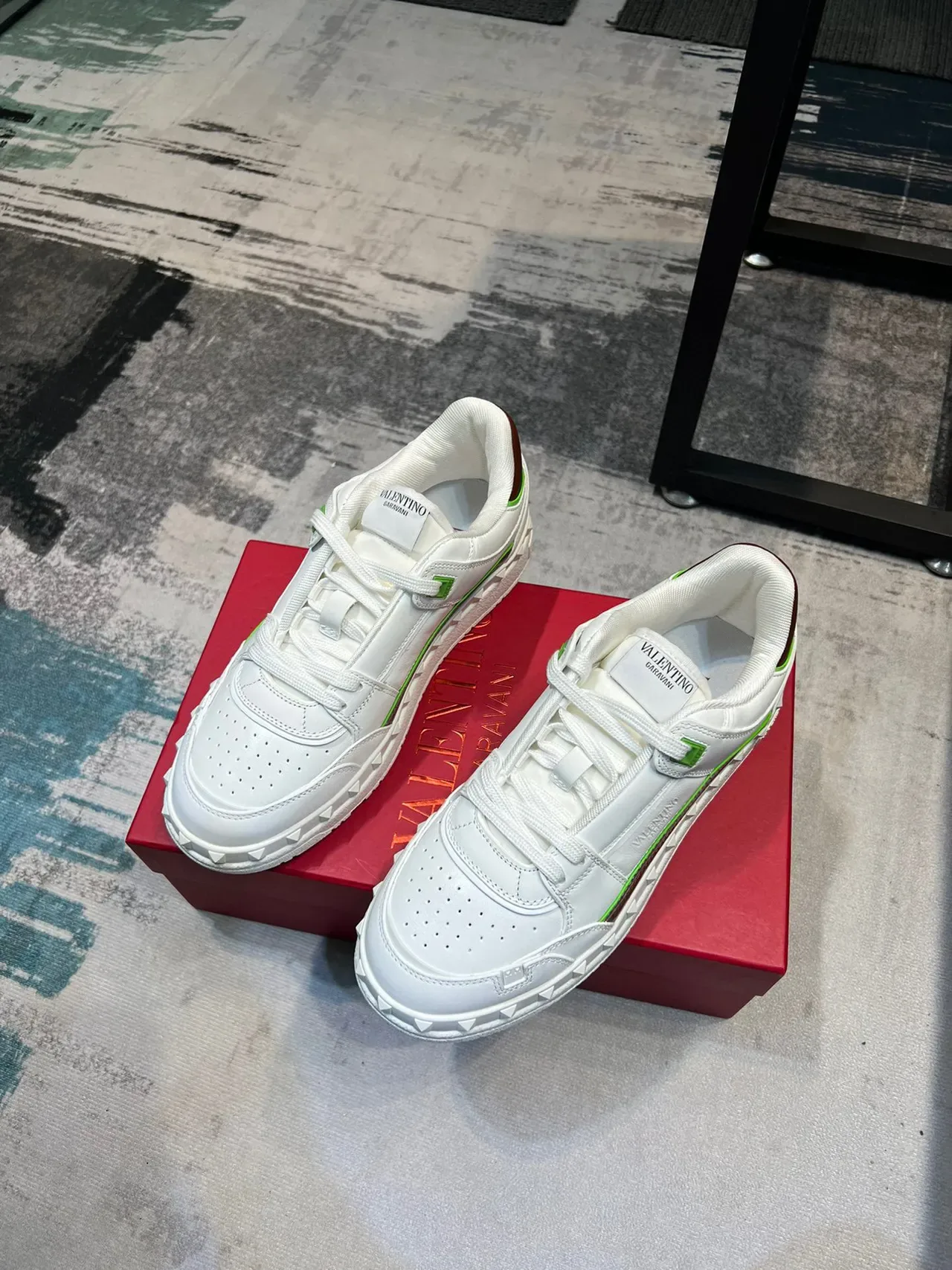 Valentino Rockstud Baskets Lifestyle Blanc Marron Vert Cloutées 5