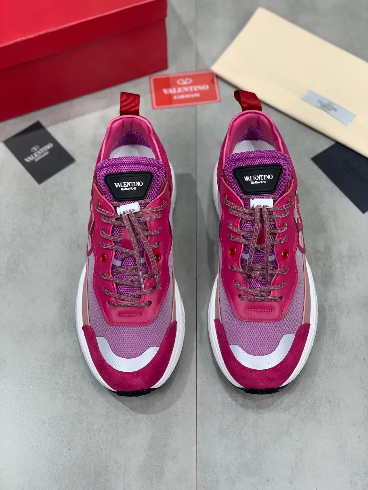 Valentino VLogo Chunky Sneaker Rosa y Blanco 2