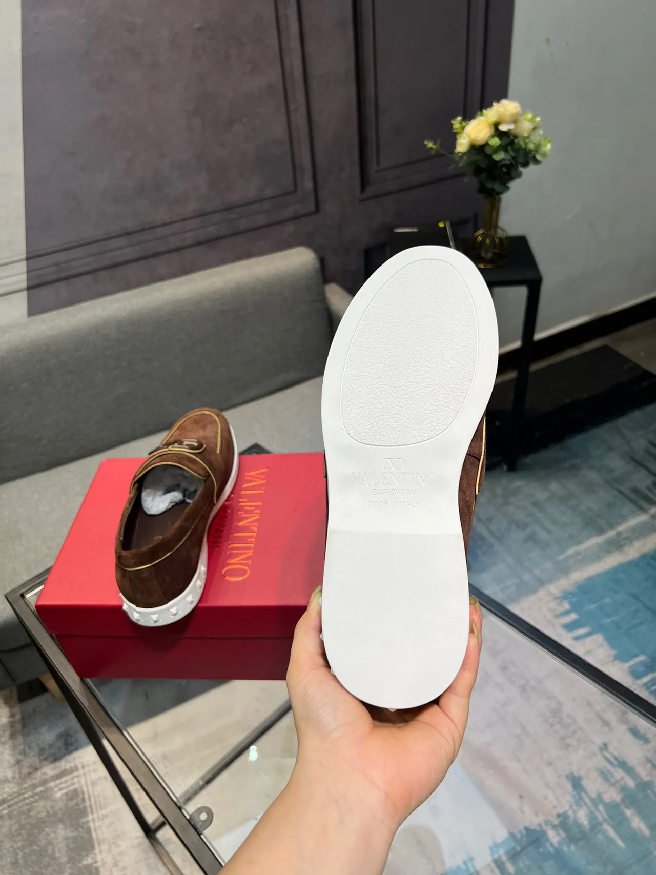 Valentino VLOGO Mocassins Marron Blanc Daim Supérieur Sangle à boucle Mocassins 7