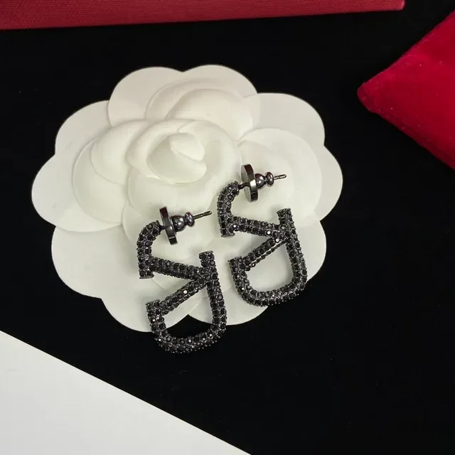 瓦伦蒂诺 VLTN 帕维 黑色水晶 Logo 耳钉 3