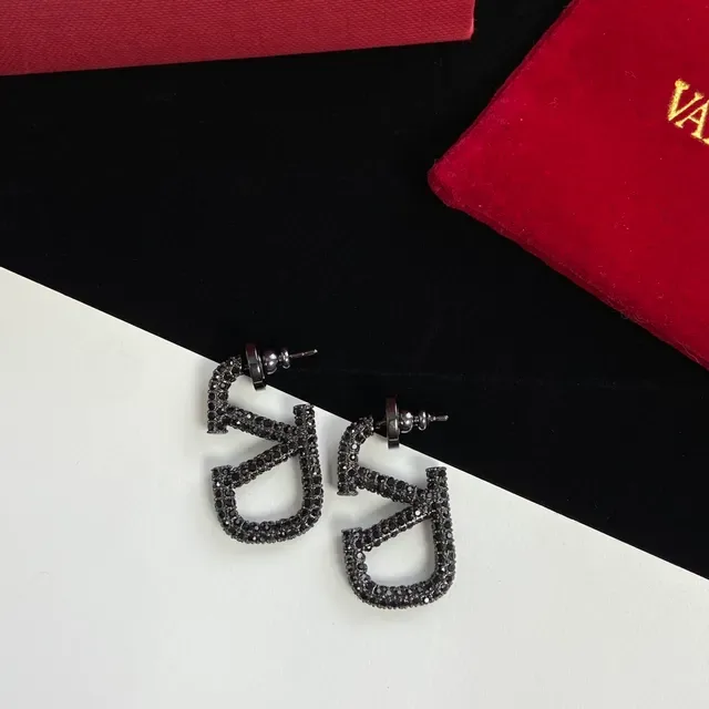 瓦伦蒂诺 VLTN 帕维 黑色水晶 Logo 耳钉 4